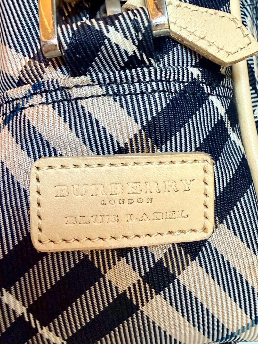 Authentic Vintage Burberry
Blue Label Nova Check Bag w/COA - Picture 12 of 13